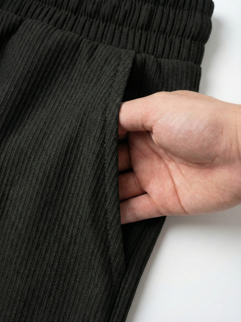 Men’s Stretch Ribbed Cargo Pants – Loose Fit Korean Streetwear (Jet Black)